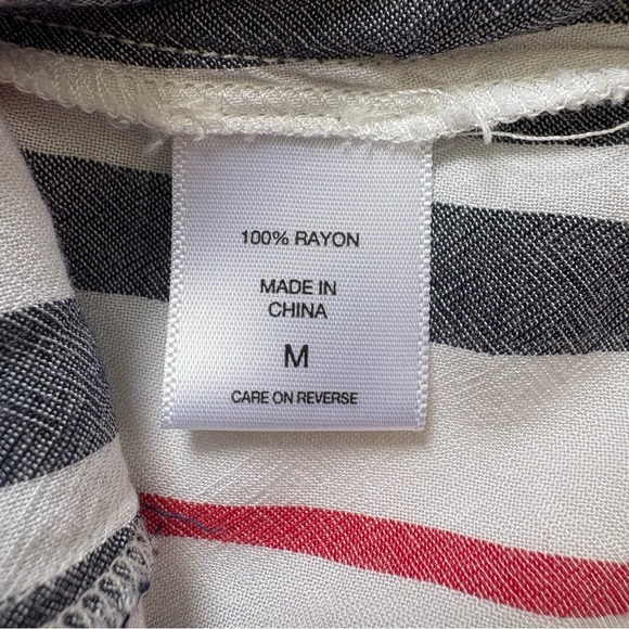 New York & Company SOHO Sleeveless Button Up Collared Blouse Womens Medium - Picture 4 of 6